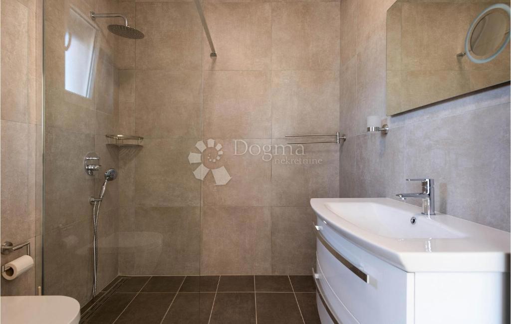 Lussuosa villa moderna con piscina e vista spettacolare – Vodnjan