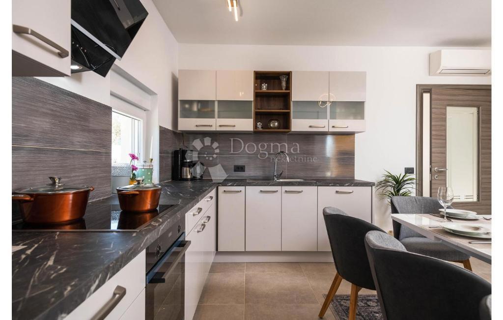 Lussuosa villa moderna con piscina e vista spettacolare – Vodnjan