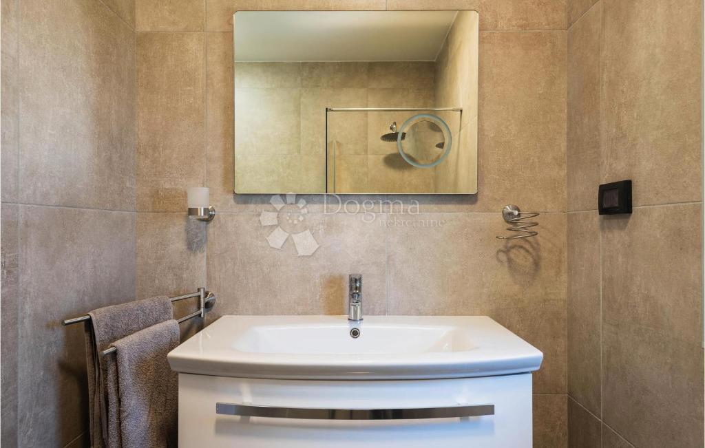 Lussuosa villa moderna con piscina e vista spettacolare – Vodnjan