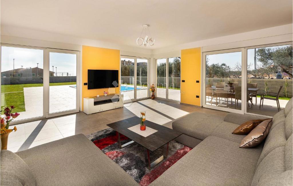 Lussuosa villa moderna con piscina e vista spettacolare – Vodnjan