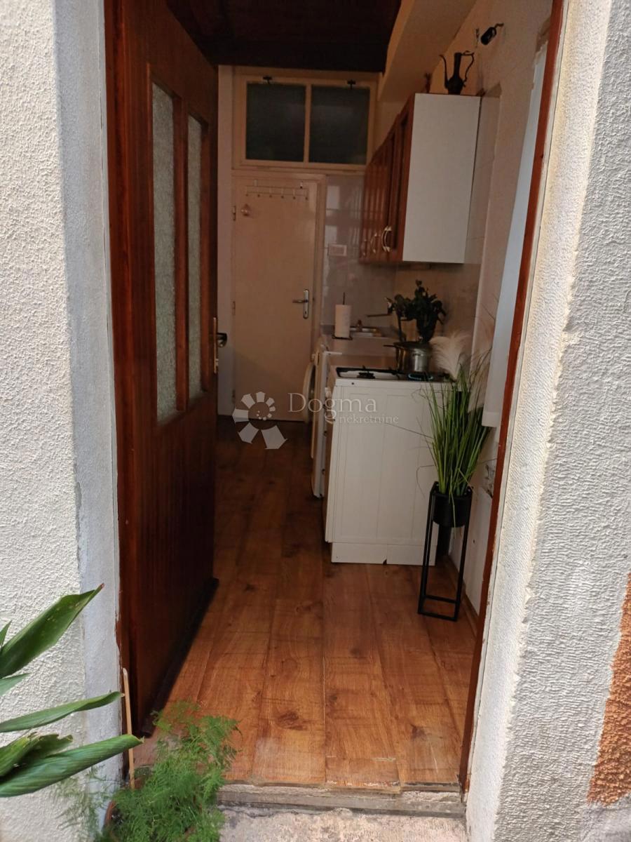 Locale commerciale Rovinj, 70,60m2