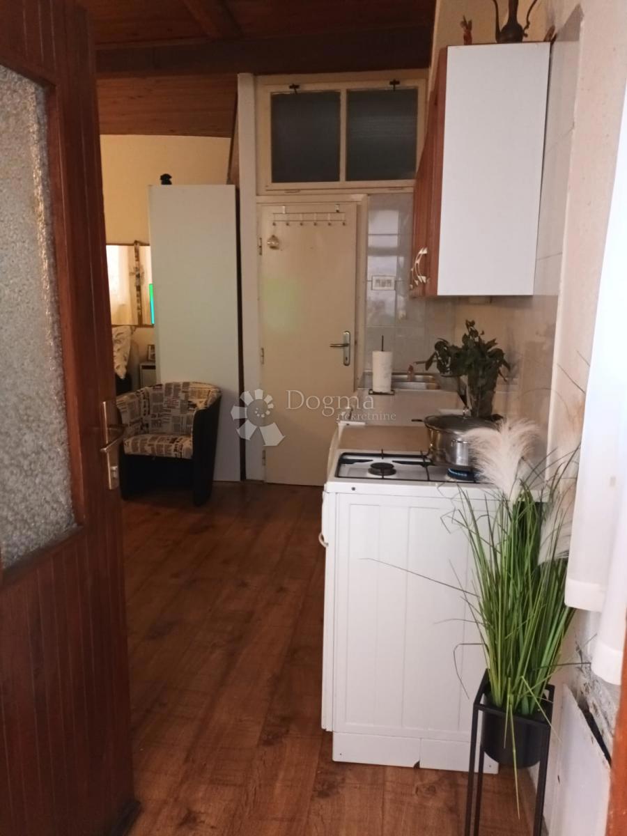 Locale commerciale Rovinj, 70,60m2