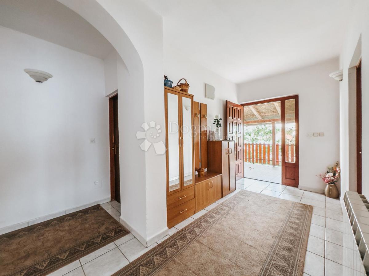 Casa Kloštar Ivanić, 2.181m2