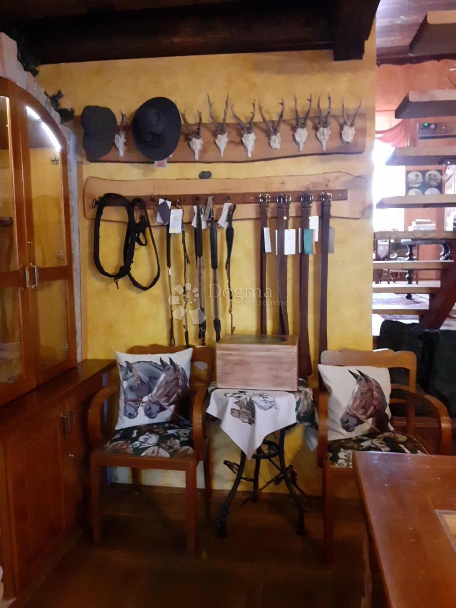 Locale commerciale Sušak, Rijeka, 53m2