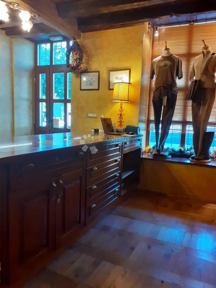 Locale commerciale Sušak, Rijeka, 53m2