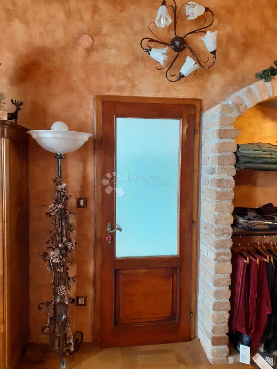 Locale commerciale Sušak, Rijeka, 53m2