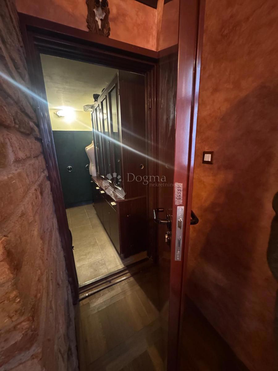 Locale commerciale Sušak, Rijeka, 53m2