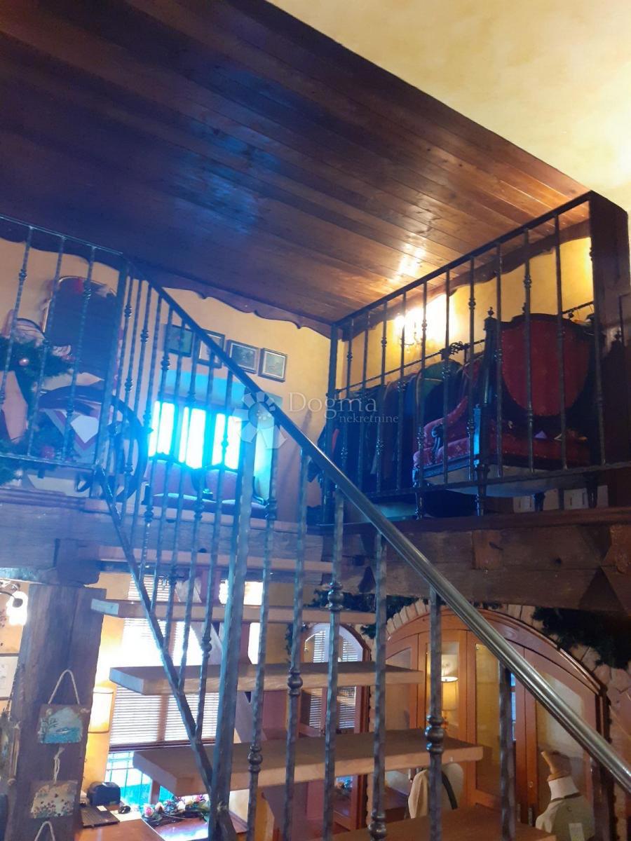 Locale commerciale Sušak, Rijeka, 53m2