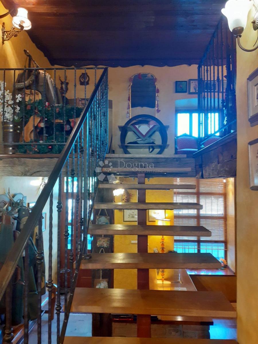 Locale commerciale Sušak, Rijeka, 53m2