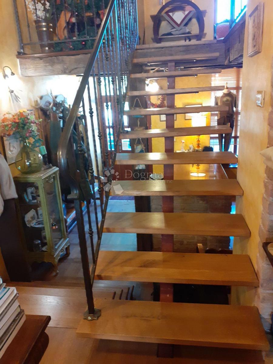 Locale commerciale Sušak, Rijeka, 53m2