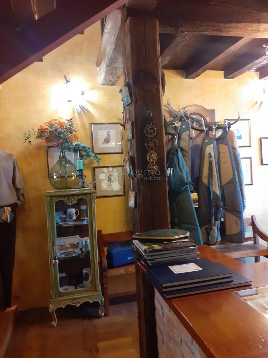 Locale commerciale Sušak, Rijeka, 53m2