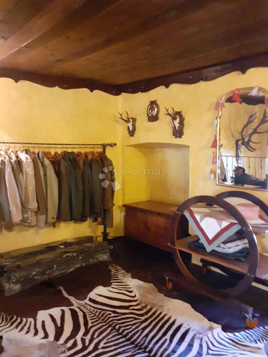 Locale commerciale Sušak, Rijeka, 53m2