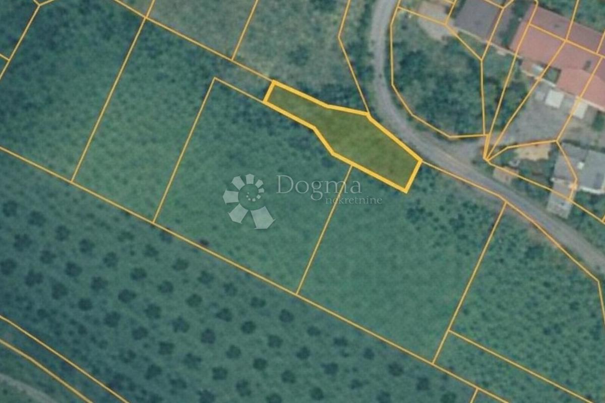Terreno edificabile Sutivanac, Barban, 1.045m2