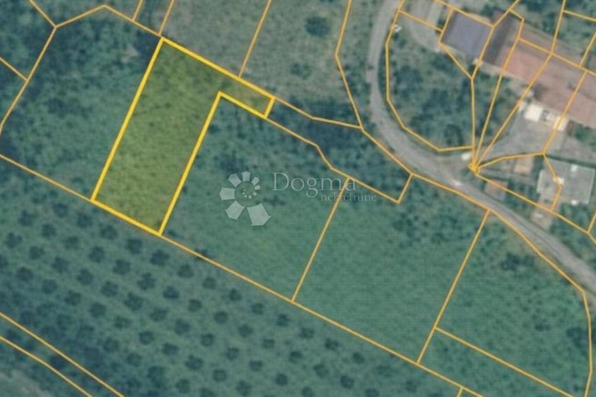 Terreno edificabile Sutivanac, Barban, 1.045m2