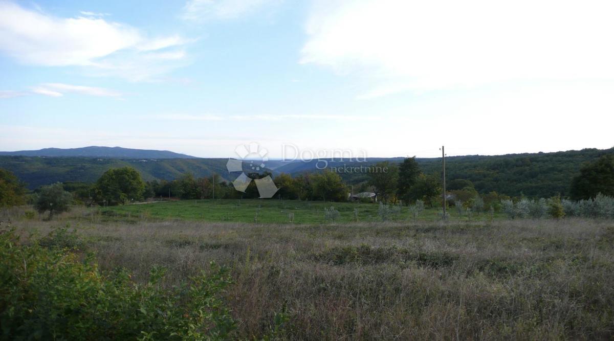 Terreno edificabile Sutivanac, Barban, 1.045m2