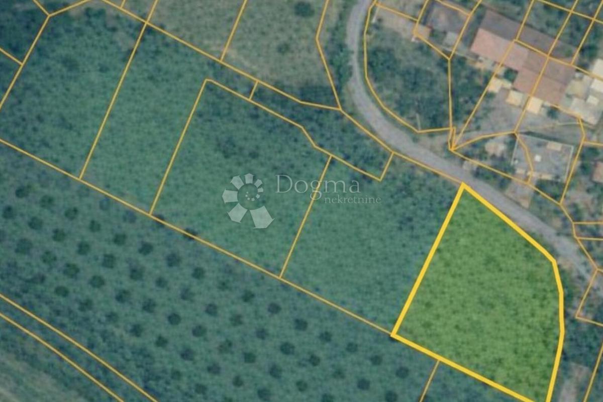 Terreno edificabile Sutivanac, Barban, 1.045m2