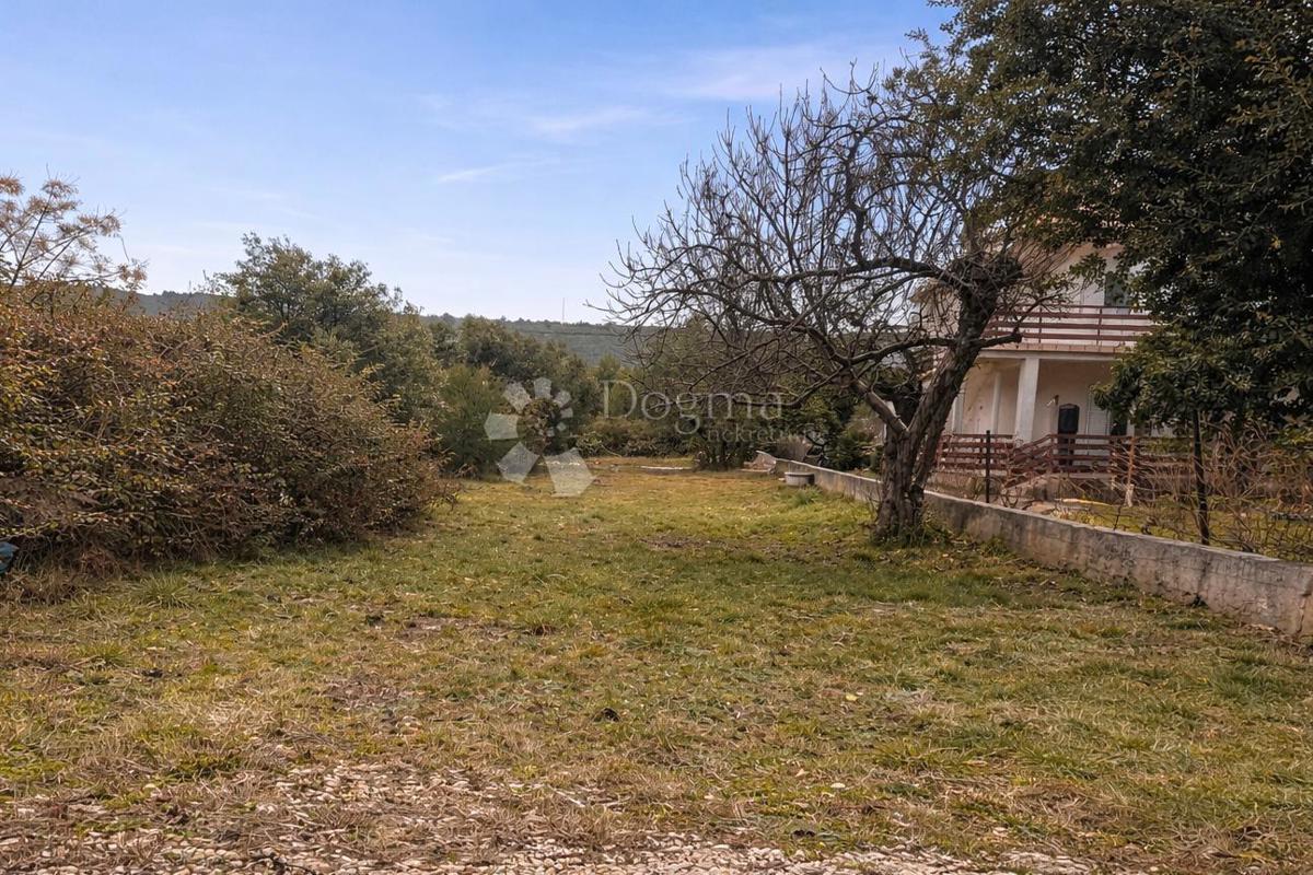 Terreno edificabile Sukošan, 1.550m2