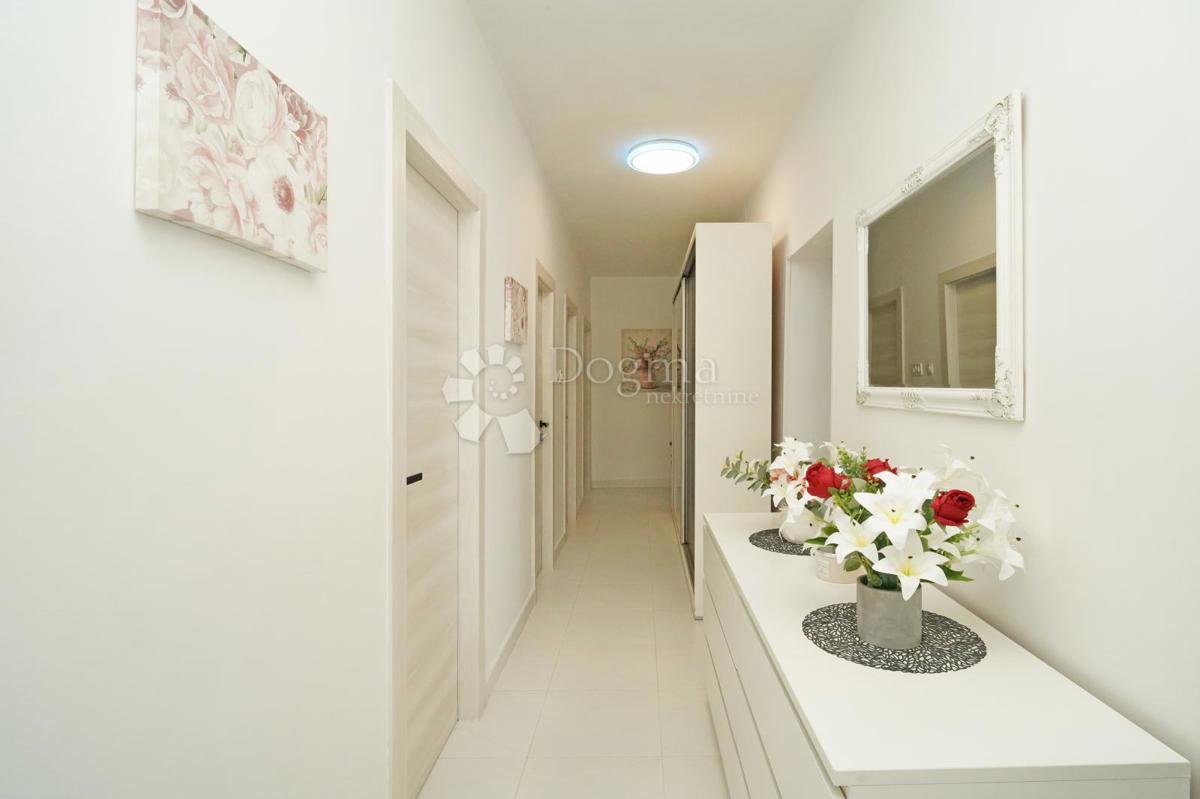 Allogio Centar, Pula, 132,35m2