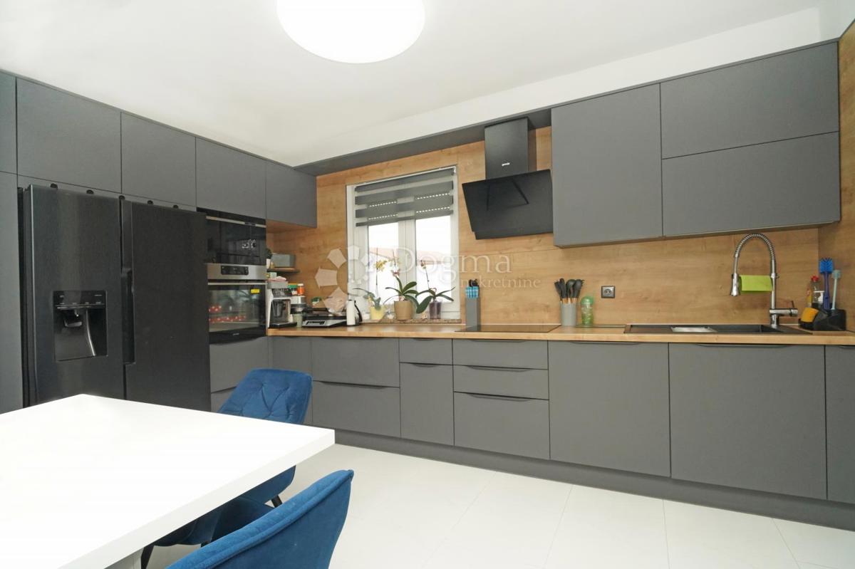 Allogio Centar, Pula, 132,35m2