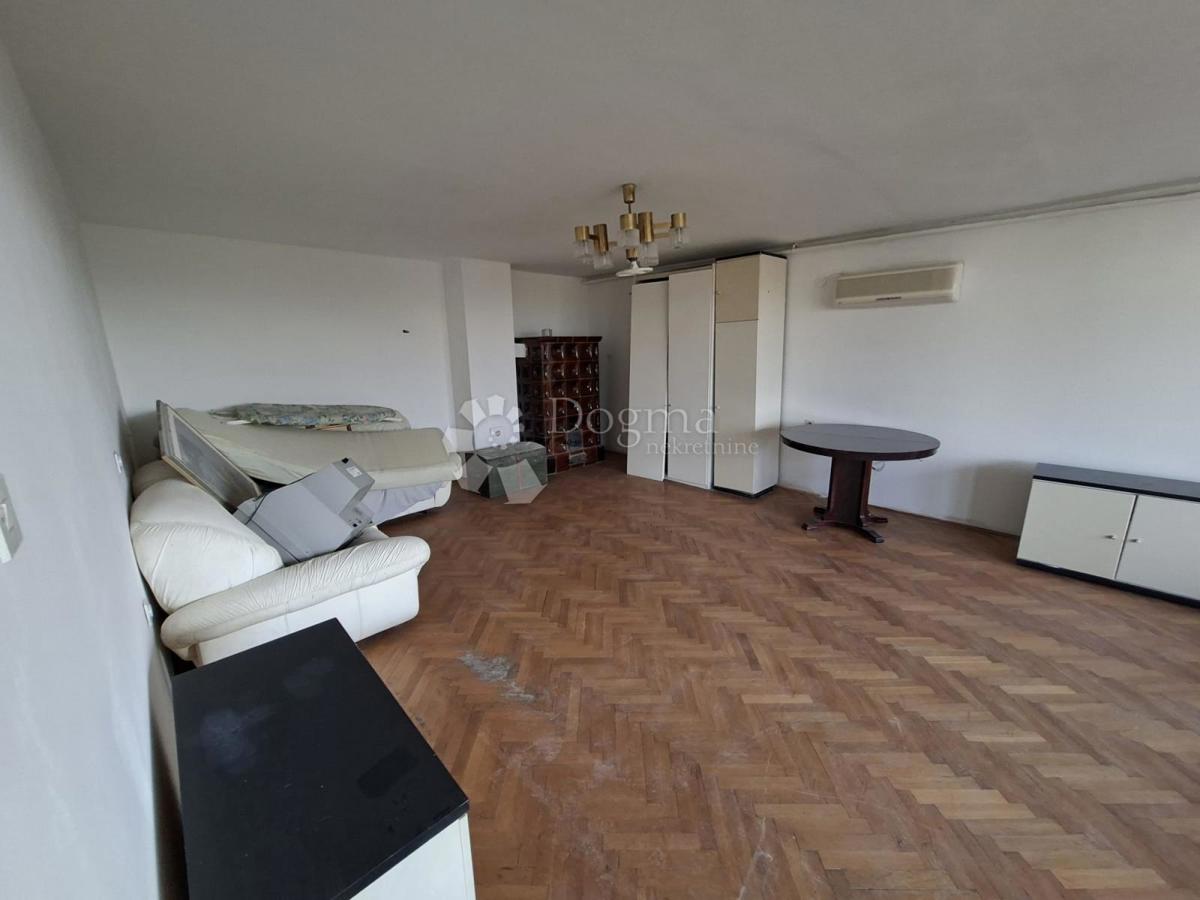 Casa Caprag/Željezara, Sisak, 400m2