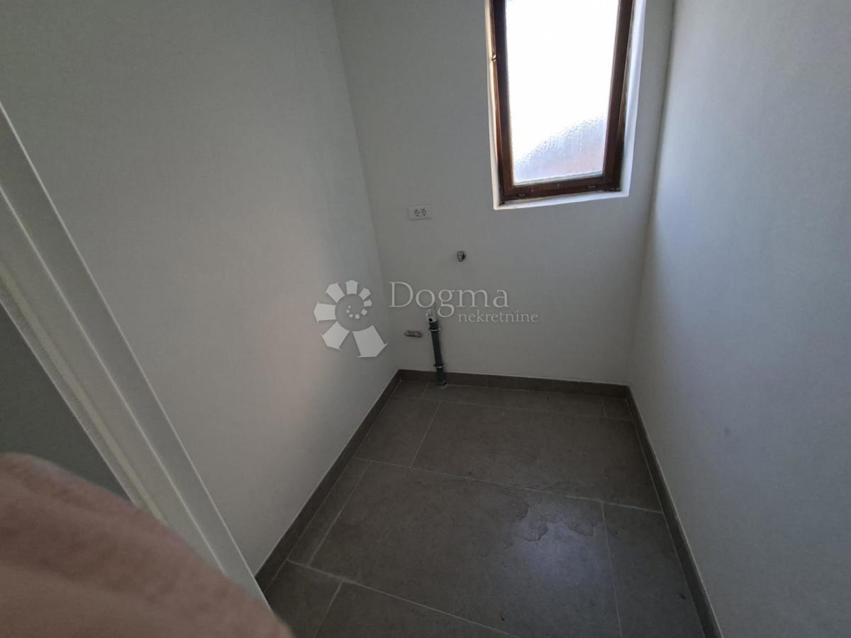 Casa Caprag/Željezara, Sisak, 400m2