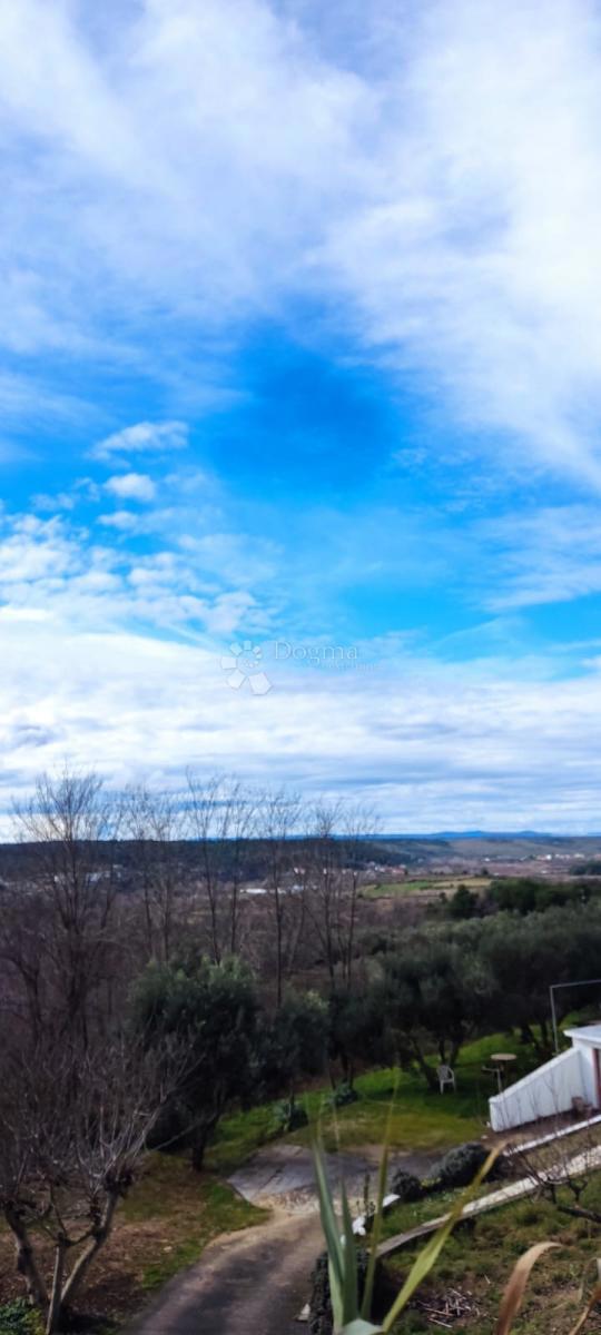 Terreno edificabile Ljubač, Ražanac, 908m2