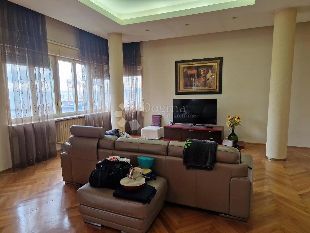 Allogio Pećine, Rijeka, 150m2