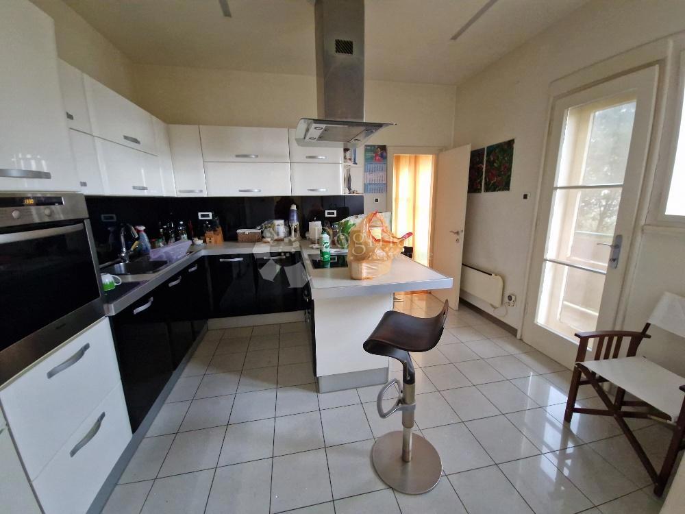 Allogio Pećine, Rijeka, 150m2