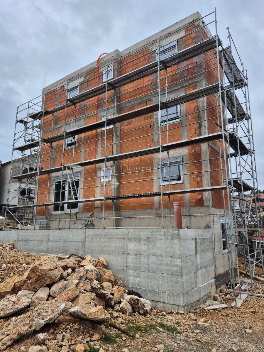 Allogio Meterize, Šibenik, 63,83m2