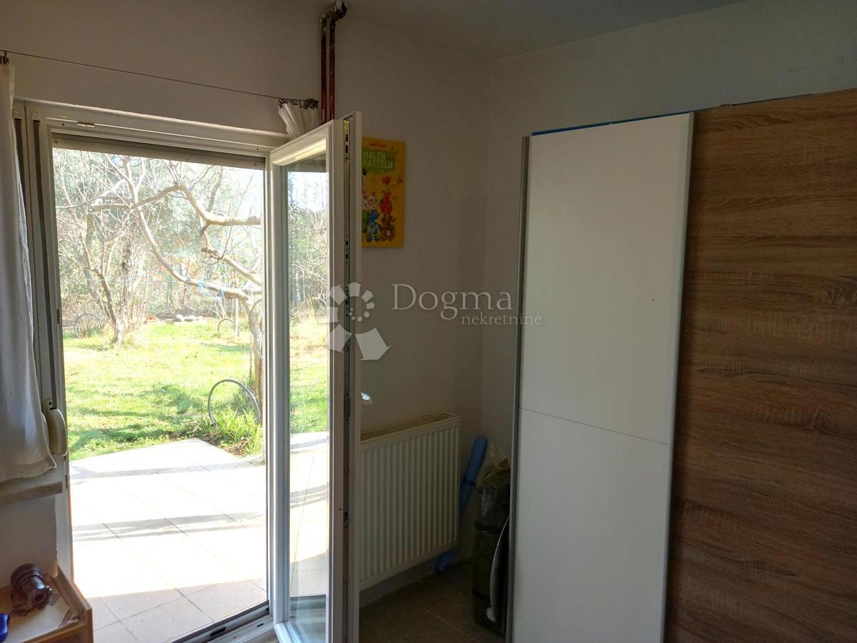 Casa con potenziale edificabile – via Mirna, Zambratija