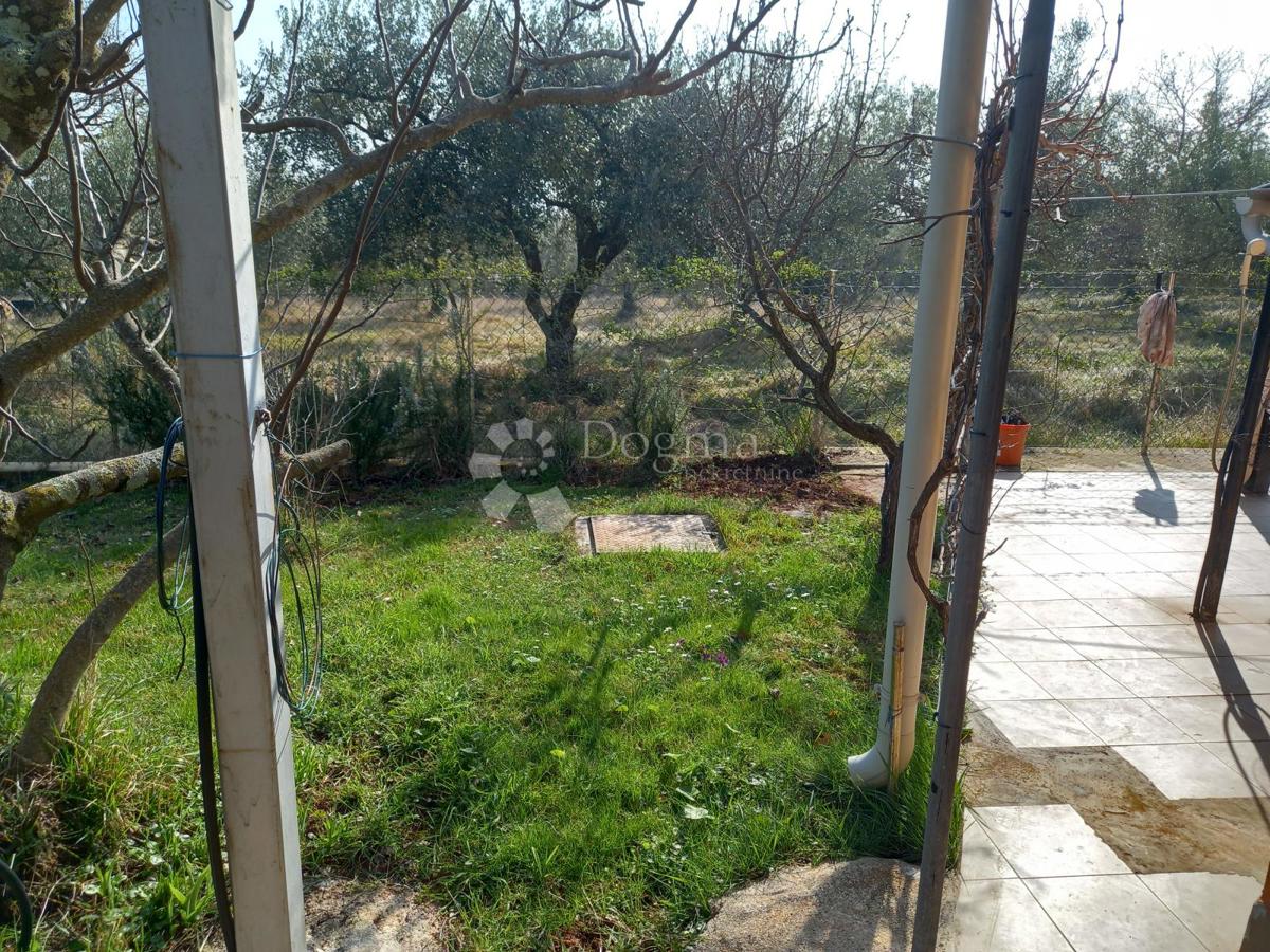 Casa con potenziale edificabile – via Mirna, Zambratija