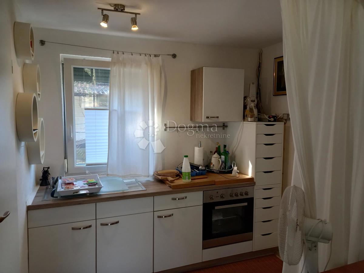 Casa con potenziale edificabile – via Mirna, Zambratija