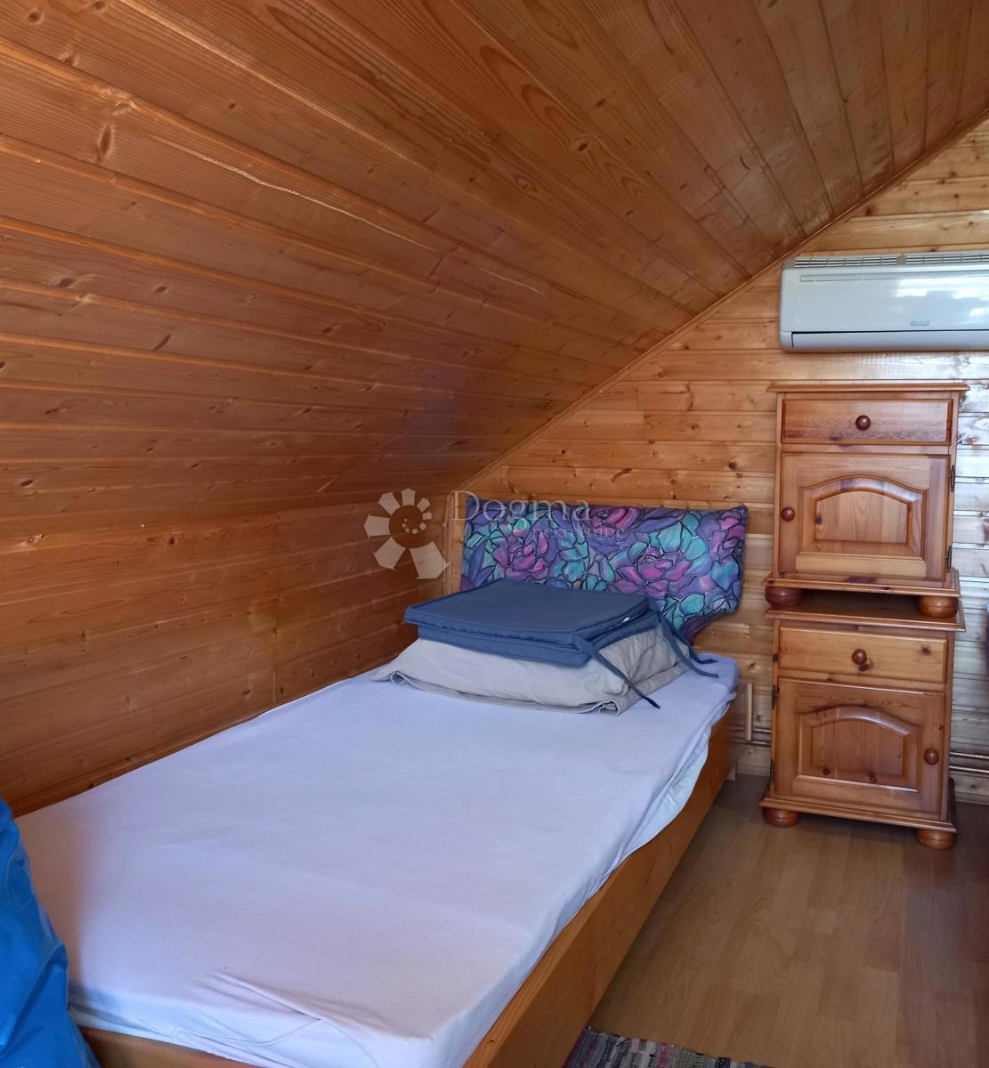 Casa con potenziale edificabile – via Mirna, Zambratija