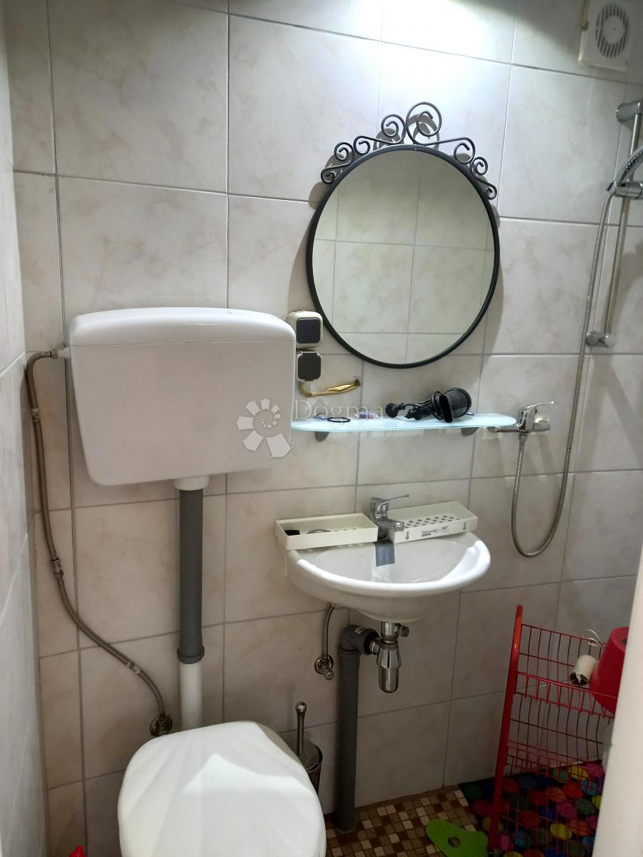 Casa con potenziale edificabile – via Mirna, Zambratija