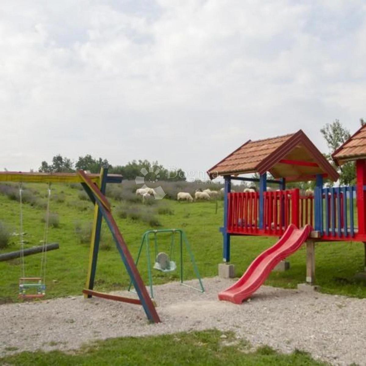 Casa Lipovac, Rakovica, 350m2