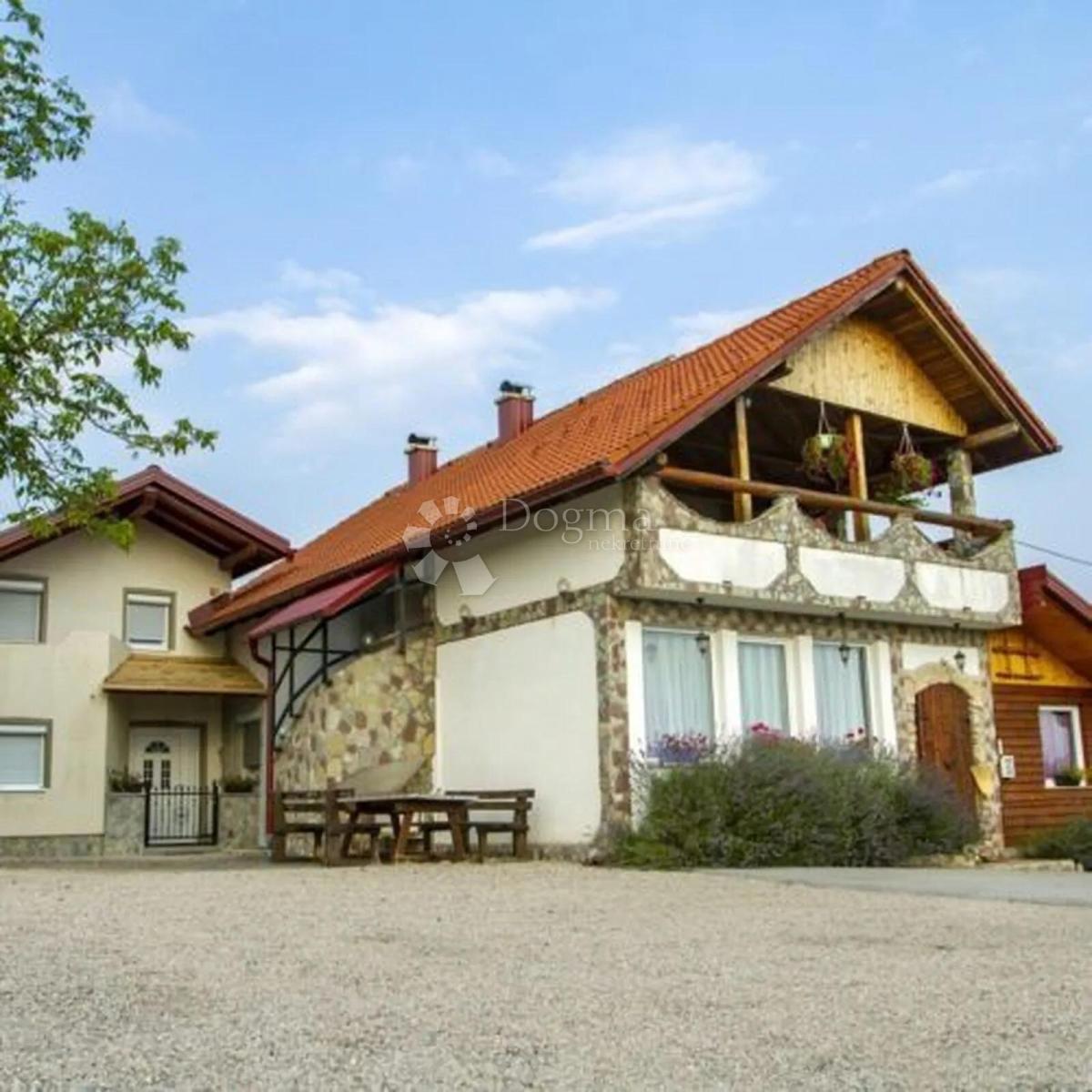 Casa Lipovac, Rakovica, 350m2