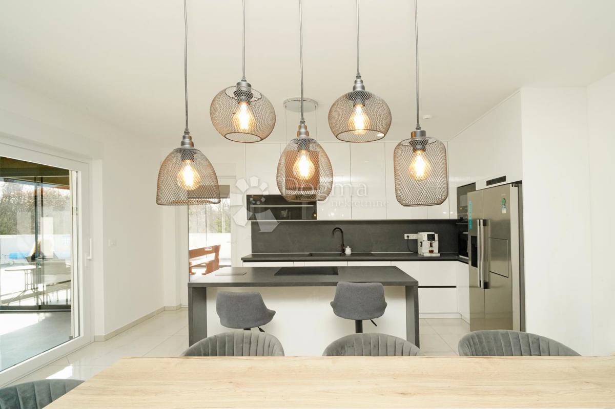 Casa Svetvinčenat, 180m2