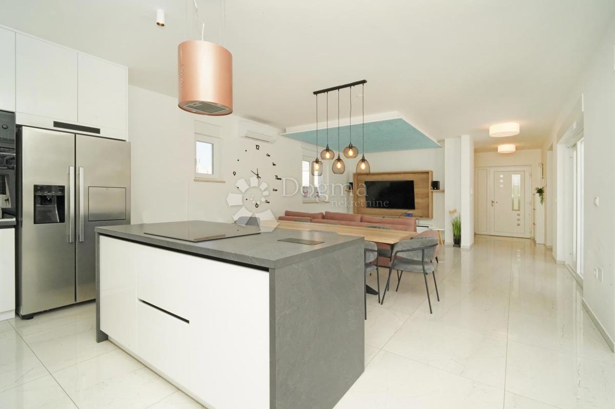 Casa Svetvinčenat, 180m2