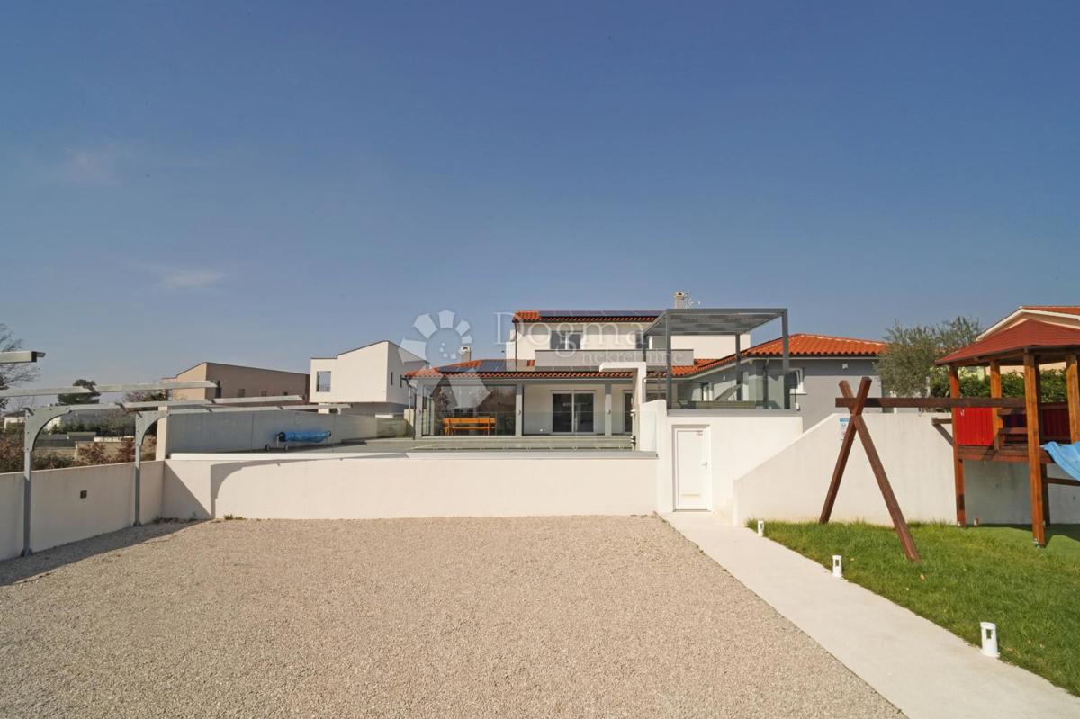 Casa Svetvinčenat, 180m2