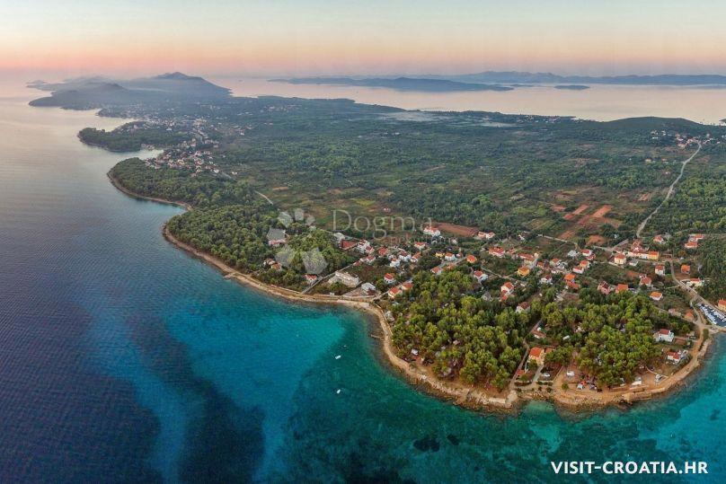 Terreno edificabile Ugljan, Preko, 385m2