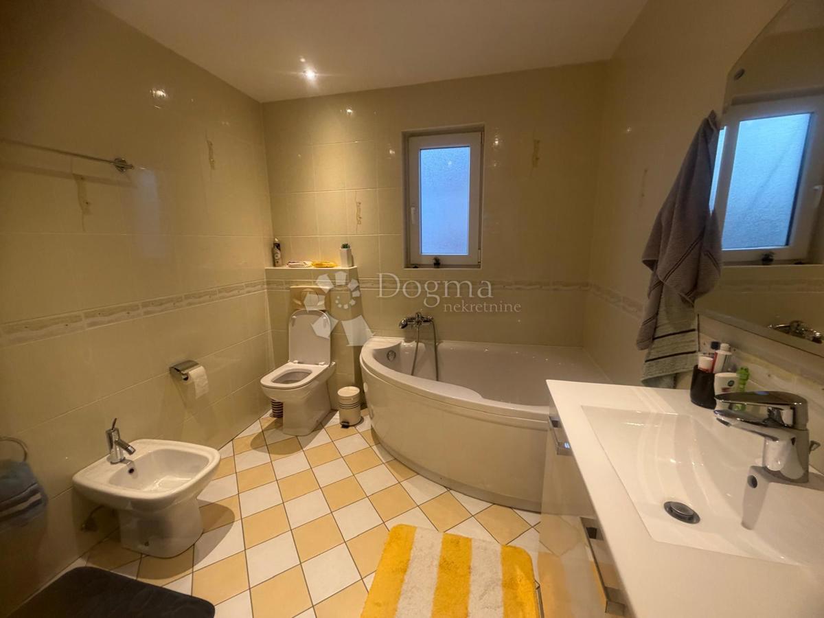 Allogio Grbci, Rijeka, 85,41m2