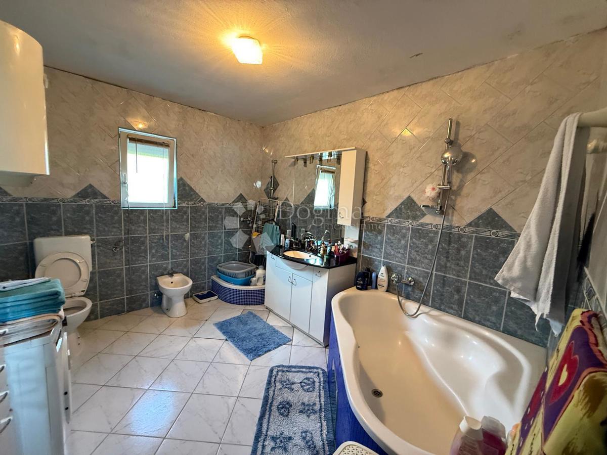 Casa Karlobag, 300m2