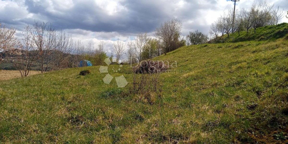 Terreno Kršikla, Pazin - Okolica, 1.747m2