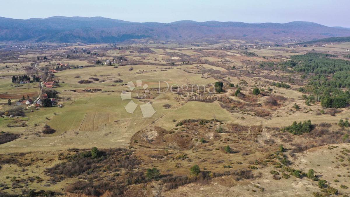 Terreno Latin, Plaški, 6.142m2