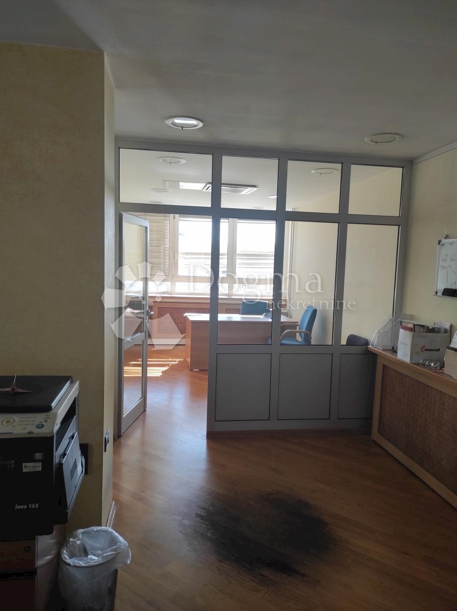 Locale commerciale Brajda, Rijeka, 145m2