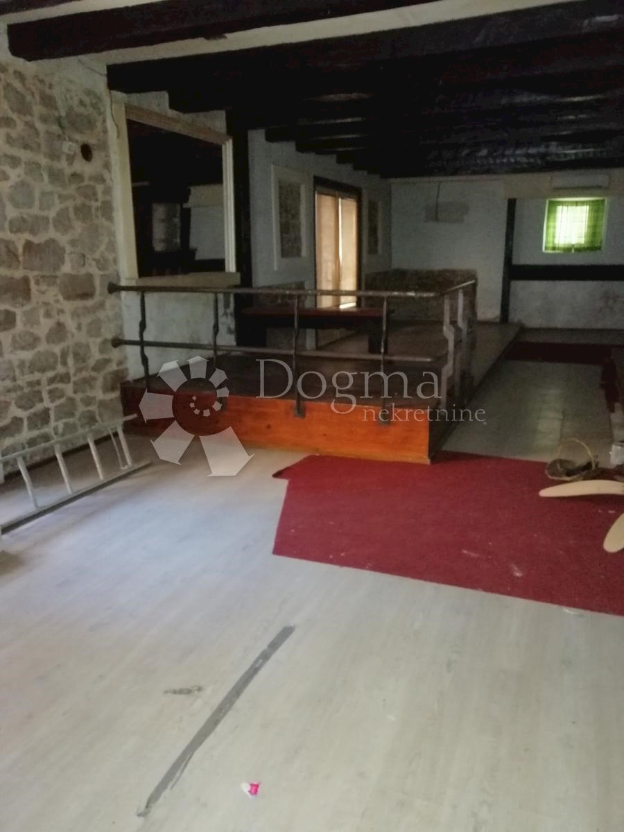 Locale commerciale Vodice, 339m2