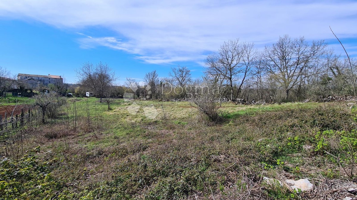 Terreno Završje, Grožnjan, 1.730m2