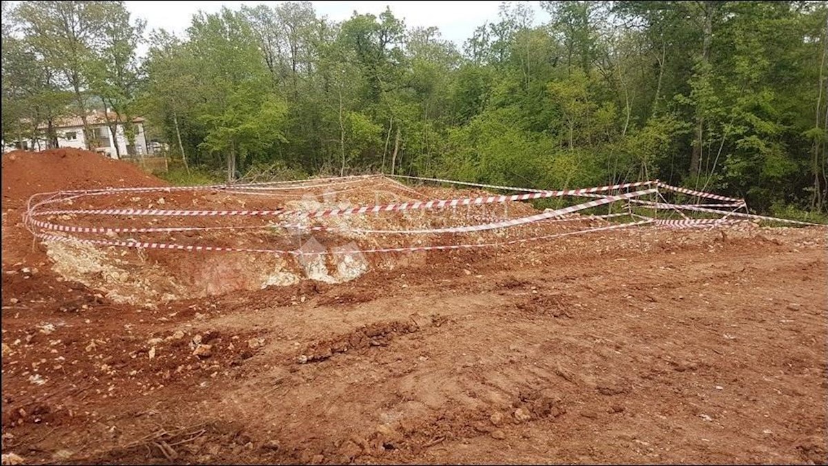 Terreno Sveti Bartul, Raša, 554m2