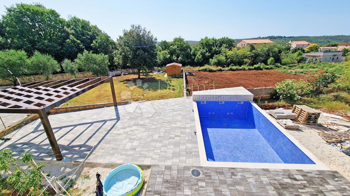 APPARTAMENTO 106 M2, 300 METRI DAL MARE, PISCINA - POSIZIONE TOP! 1 ° PIANO