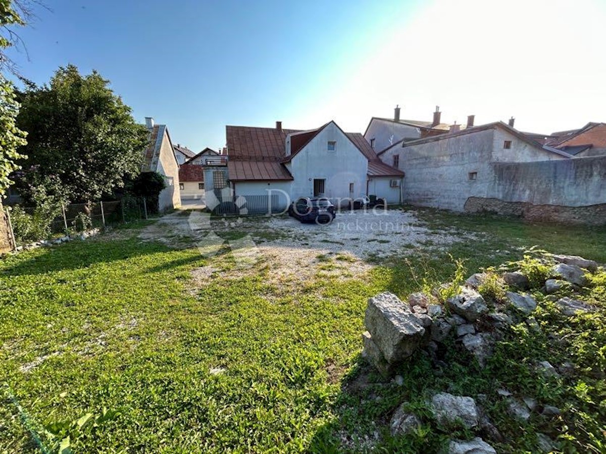 Casa Centar, Gospić, 300m2